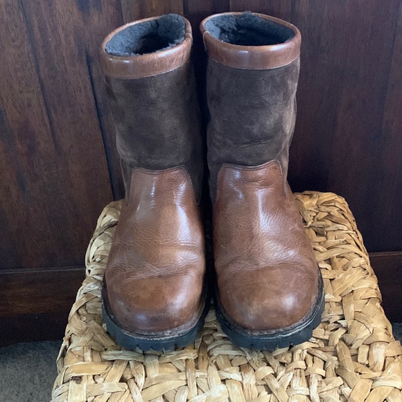 UGG PULL ON BOOTS